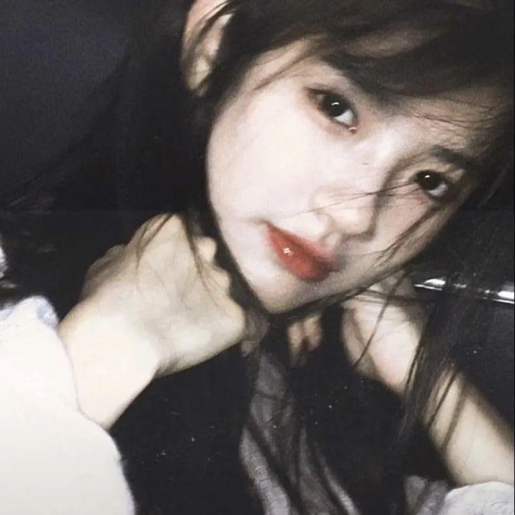 黑夜里的眼睛海报
