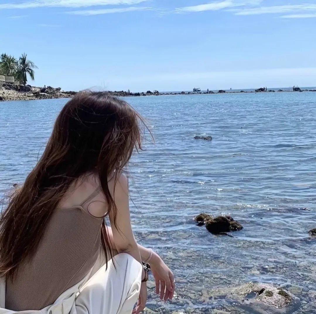 忧郁男孩海报